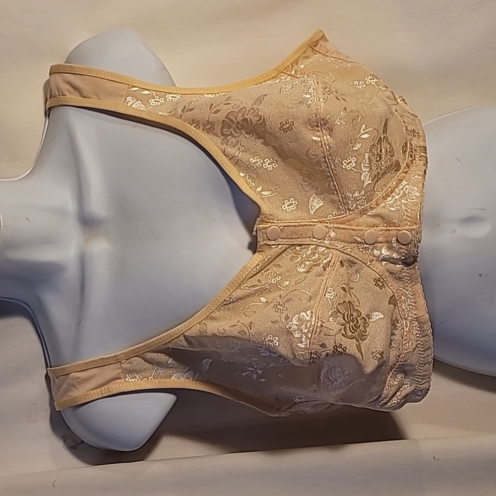 Bra Womens with Flowers - Sz 3 XL.